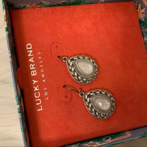 Lucky Brand NWT Silver Teardrop Earrings - Picture 7 of 10